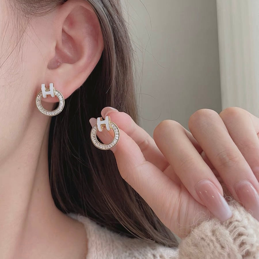 18K Clic Hermes Diamond Earrings