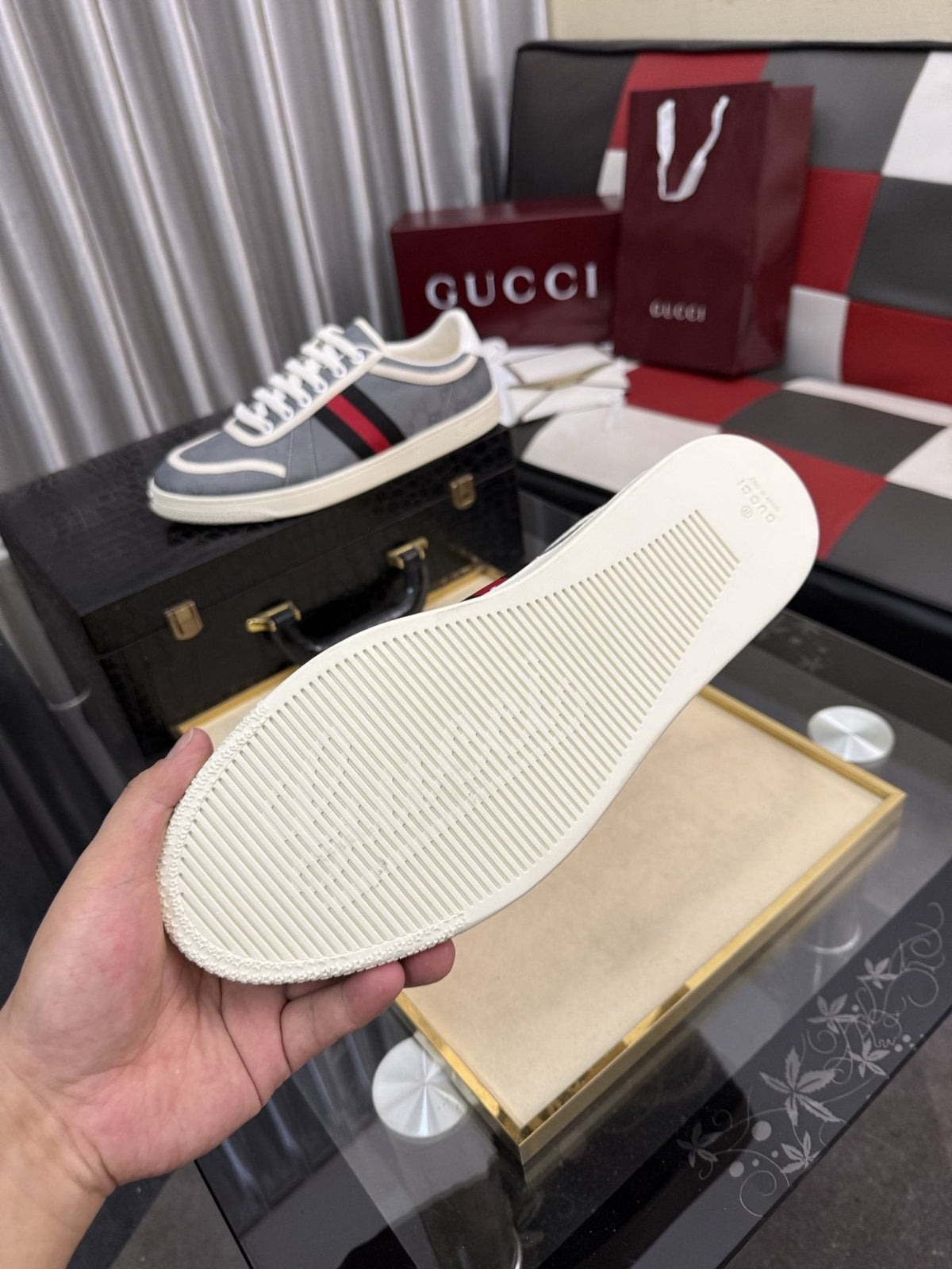 Gucci Striped Low-Top Sneakers — detail