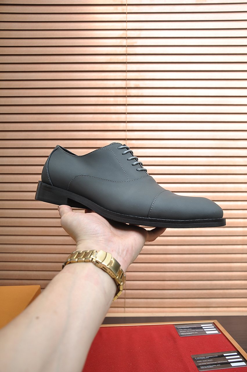 Louis Vuitton Cap-Toe Lace-Up Dress Shoes — model